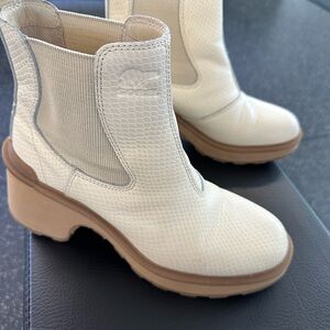 Sorel Women's Hi-Line Heel Chelsea Boots